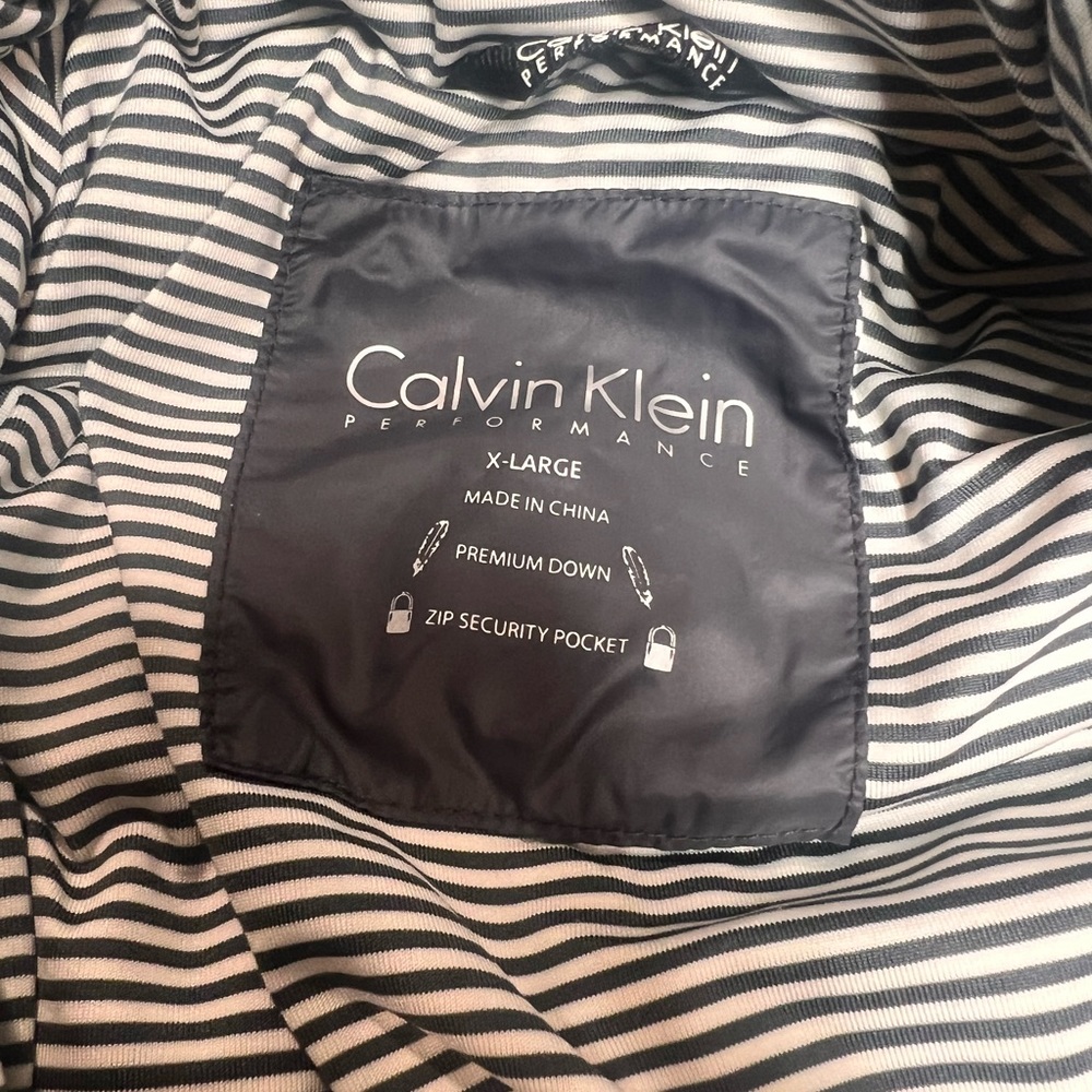 Calvin Klein White Puffer Vest Zipper Front Black and White Stripped Trim - Picture 11 of 11